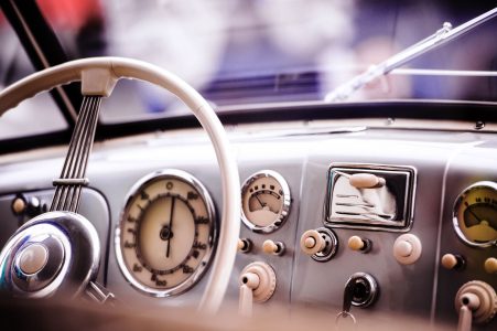 close-up-of-veteran-car-dashboard-windshield-steer-PCUF5QN